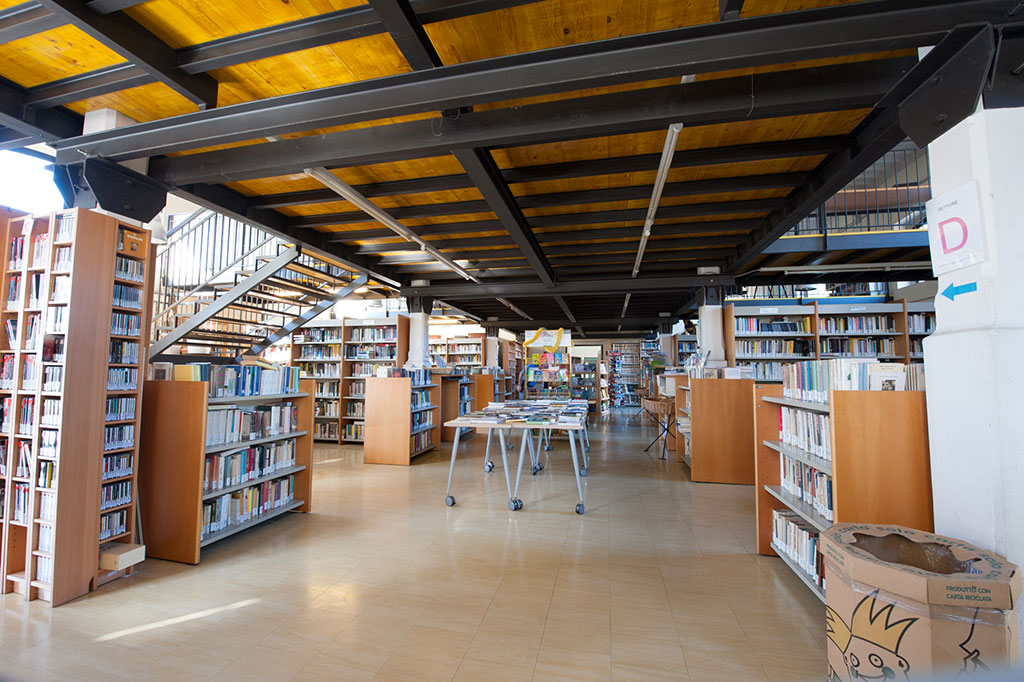 Biblioteca, interni